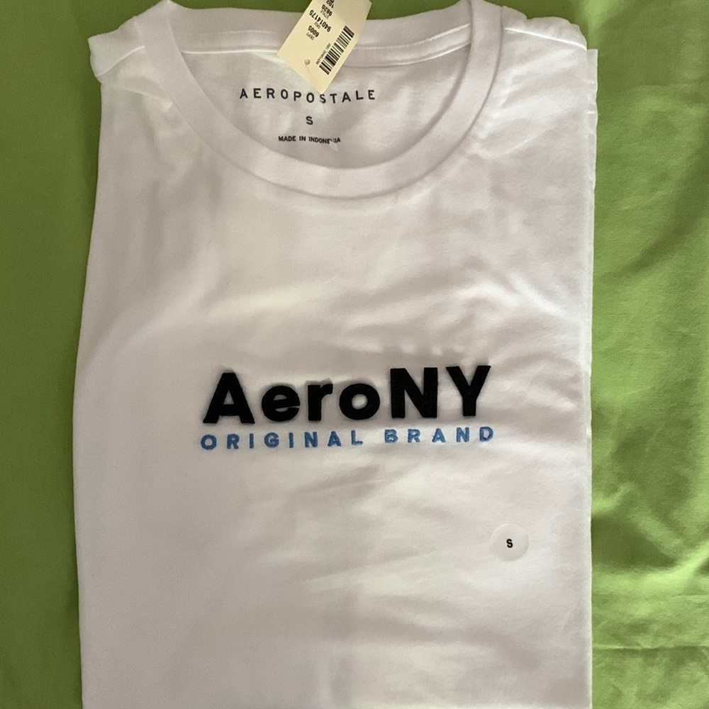 NWT Aeropostale White t shirt